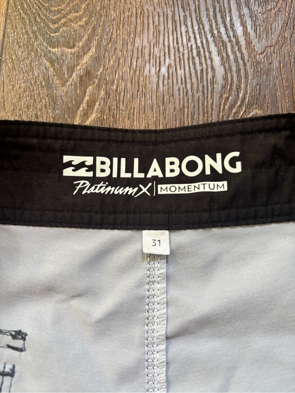 Billabong Gray, Pink & White Stripe Boardshorts Men’s Size 31 - Picture 5 of 6